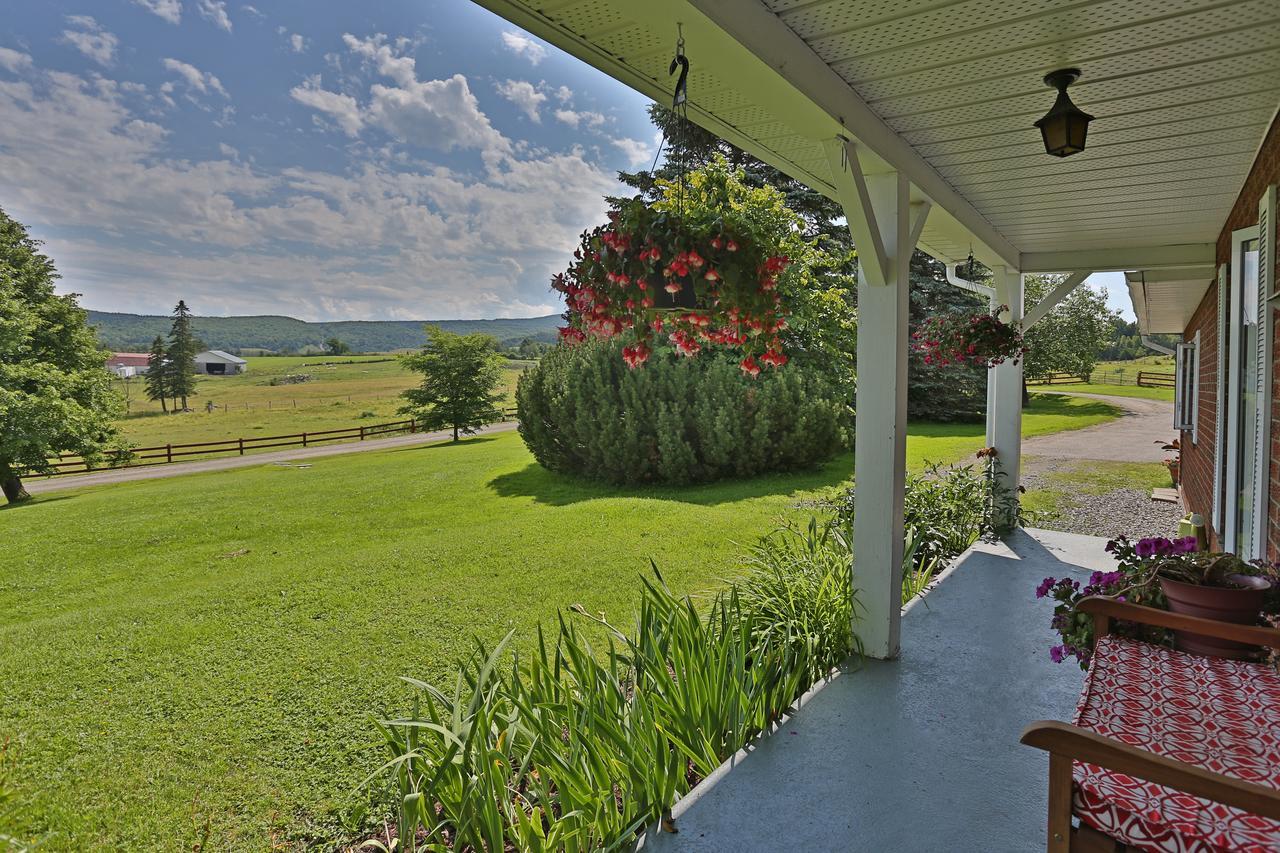 Bed and Breakfast Ranch St-Hubert Saint-Hermenegilde Exterior foto