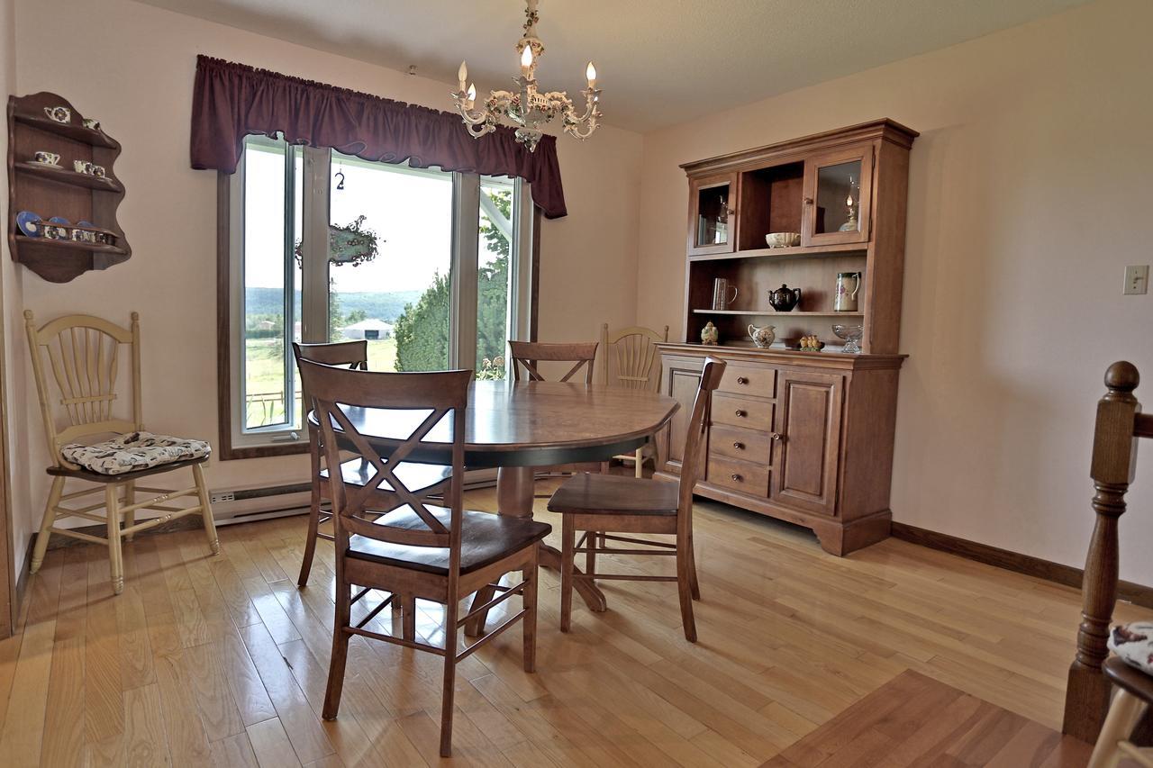 Bed and Breakfast Ranch St-Hubert Saint-Hermenegilde Exterior foto